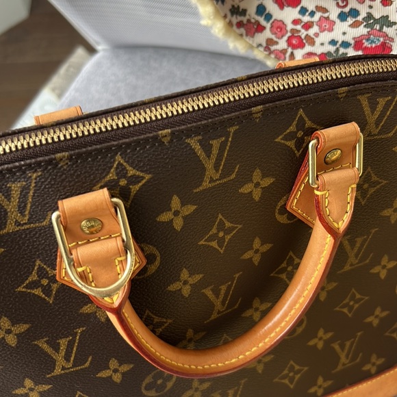 Gorgeous Louis Vuitton Alma amazing condition - Picture 3 of 12